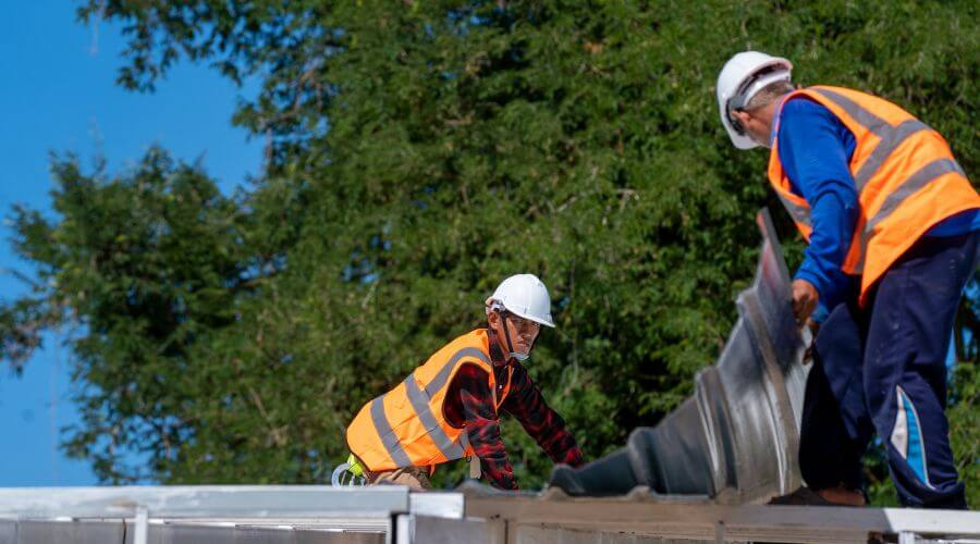 Professional gutter cleaning in Oakdale, PA